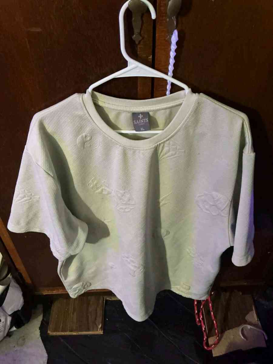 Mens XL off white embroidery Saint studio T shirt - Atlanta, Georgia