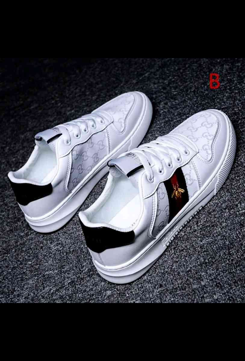 SPORTS SPRING WOMENMAN US SUZE 11 - Adams, New York - FleaMarketBay