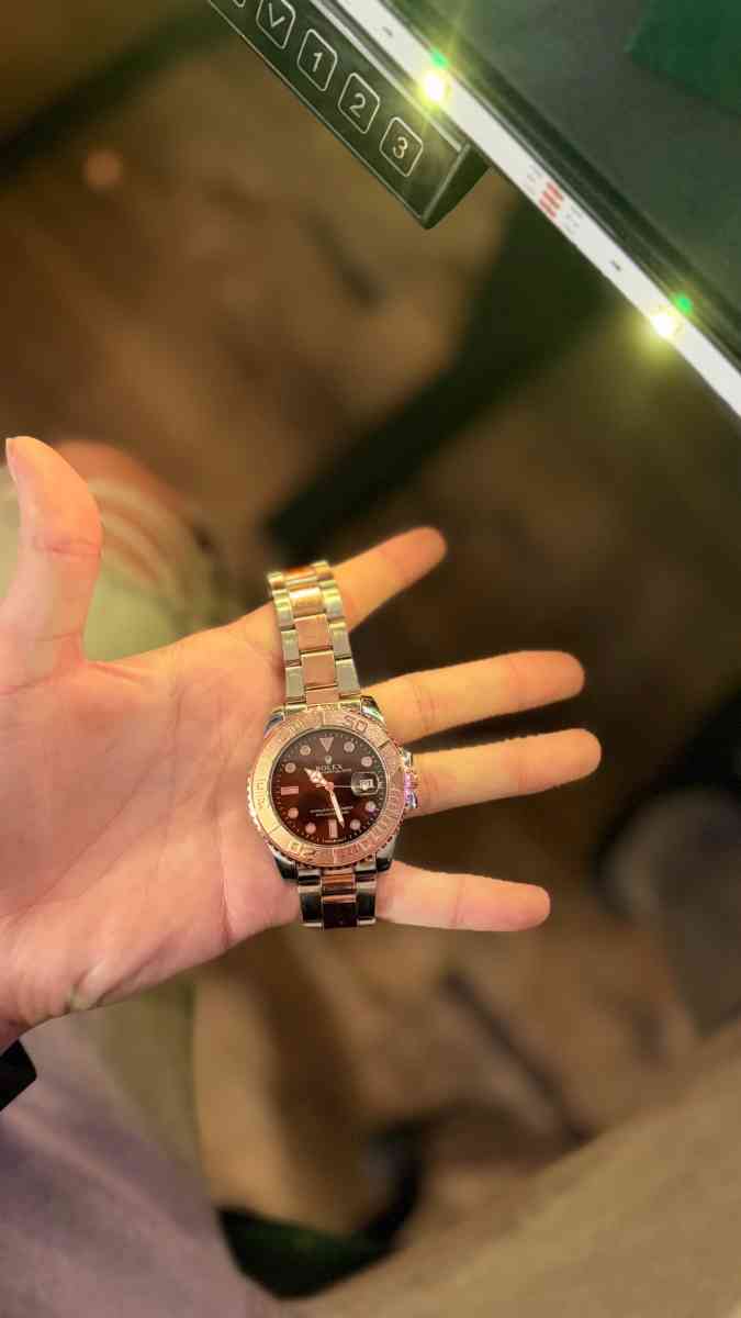 Rose Gold Watch Brown Dial - Youngstown, Ohio - FleaMarketBay