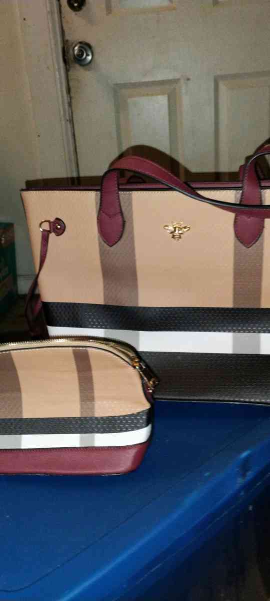 New York Atlantis purse an wallet - Columbia, Pennsylvania - FleaMarketBay