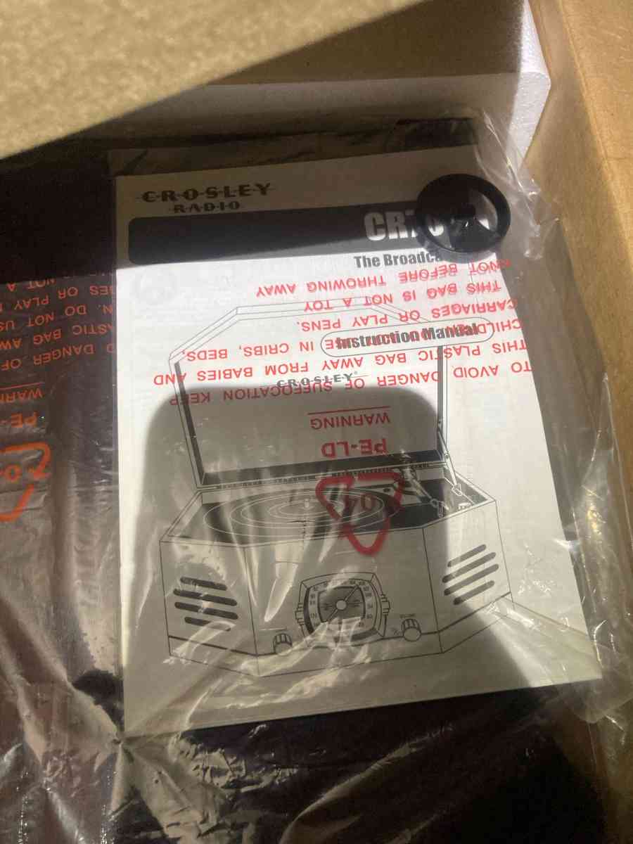 Crosley CR70 3in1 Center - Essington, Pennsylvania - FleaMarketBay