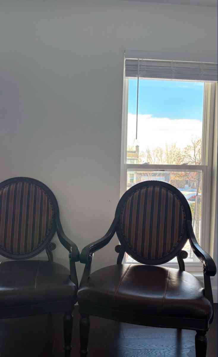 vintage stairs - Aurora, Colorado - FleaMarketBay