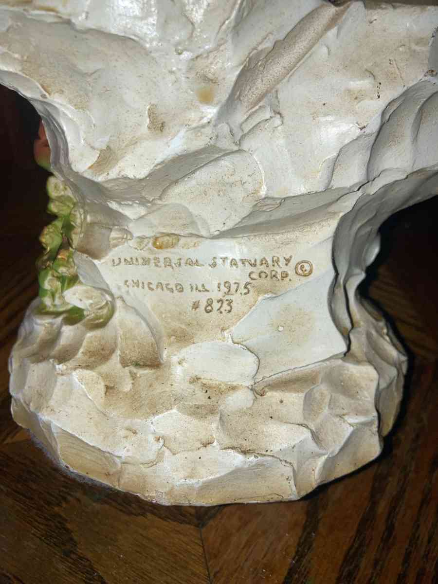 Universal Statuary Vintage Statue - Essington, Pennsylvania - FleaMarketBay