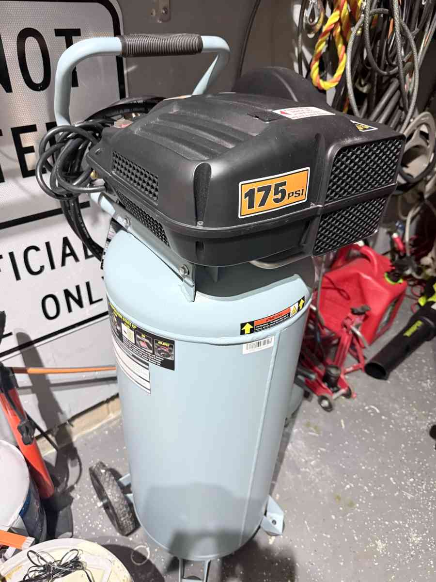 McGraw 21 Gallon 175 PSI Vertical Air Compressor  Retractabl - Middlesex, New Jersey - FleaMarketBay