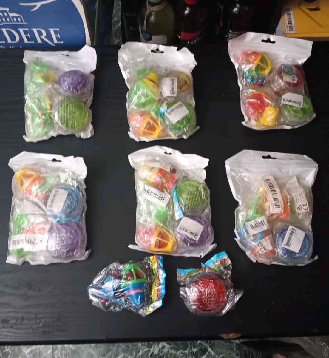 FLASHIING SPINNING TOY TOPS AND YOYO PACK - Bronx, New York