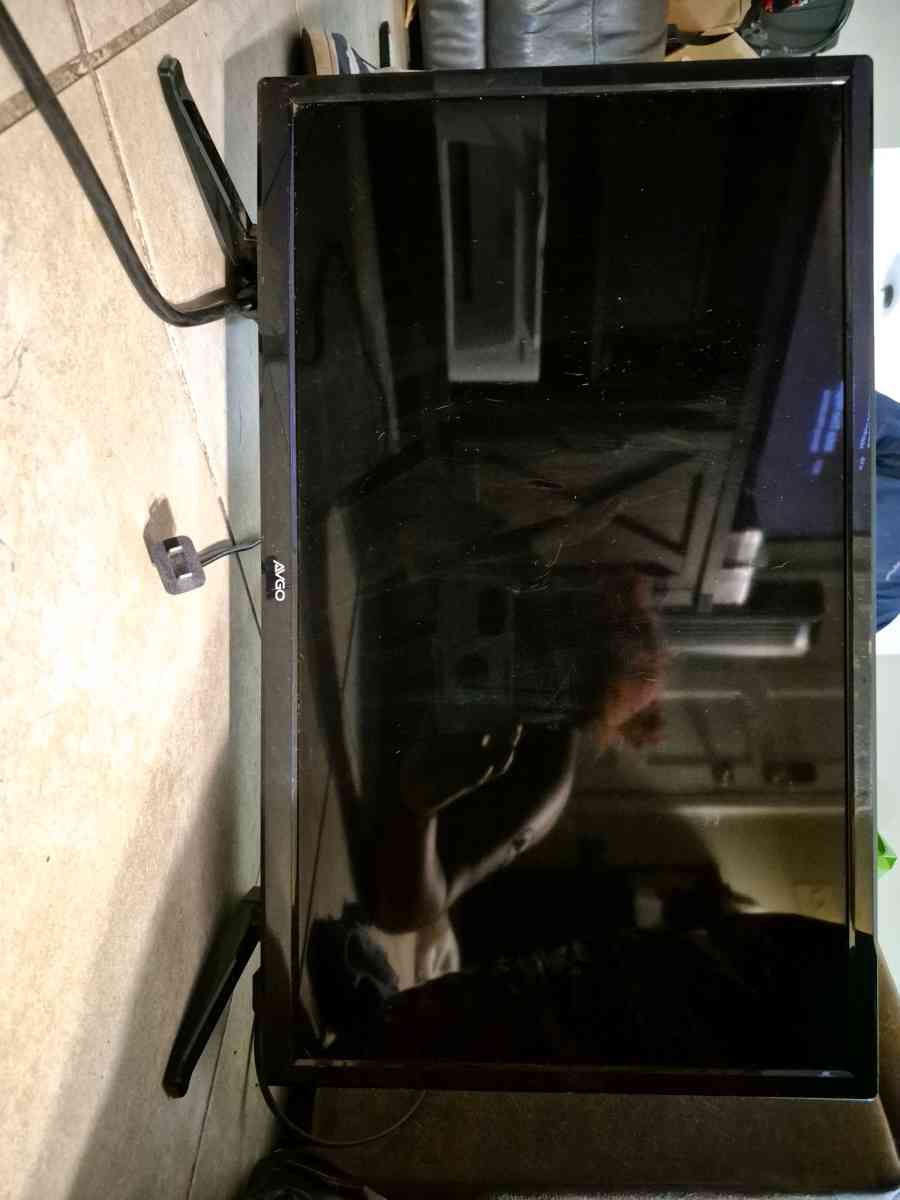 24 inch tv - Brandon, Florida