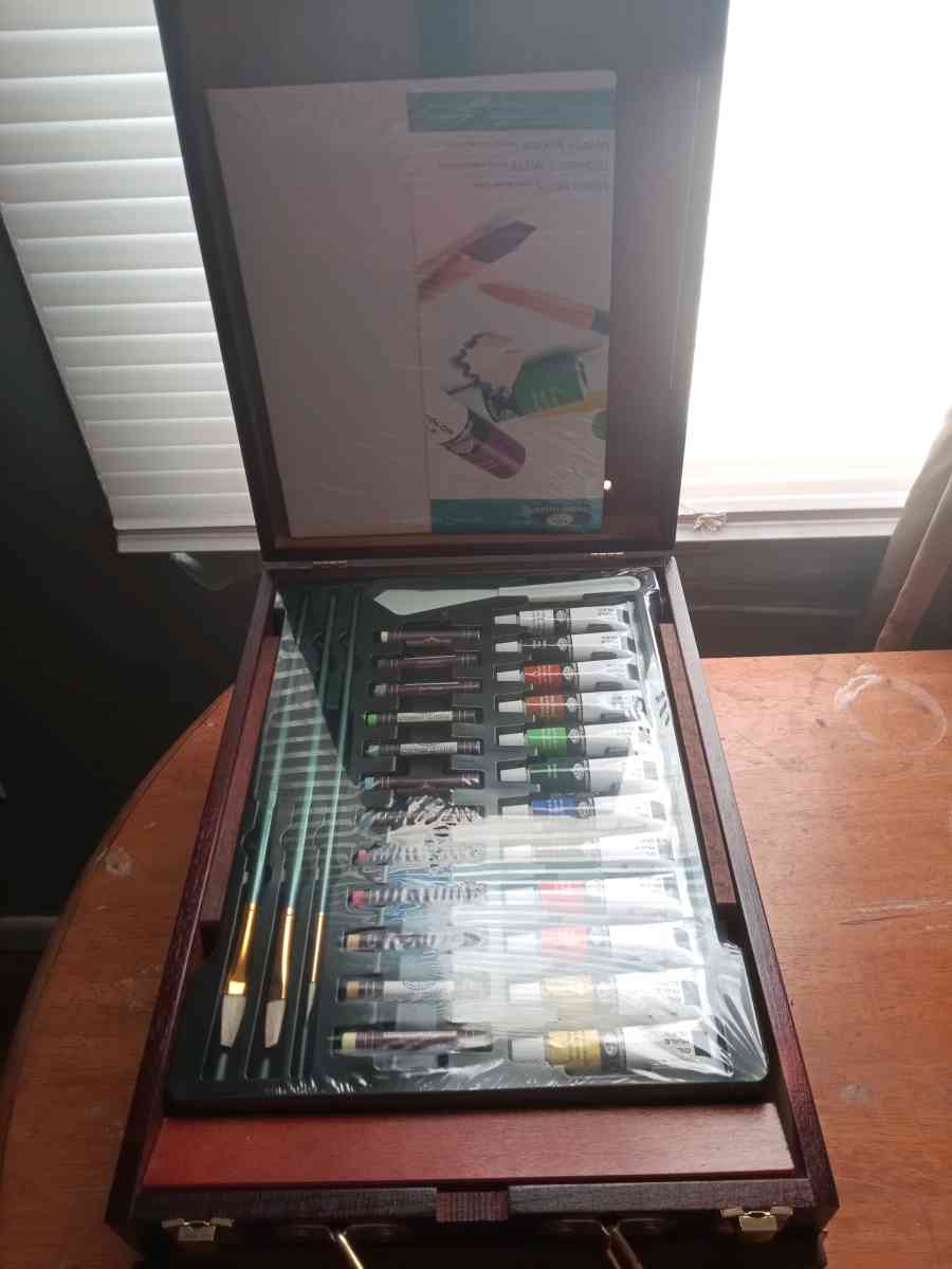 Travel easel complete with supplies - Dayton, Ohio