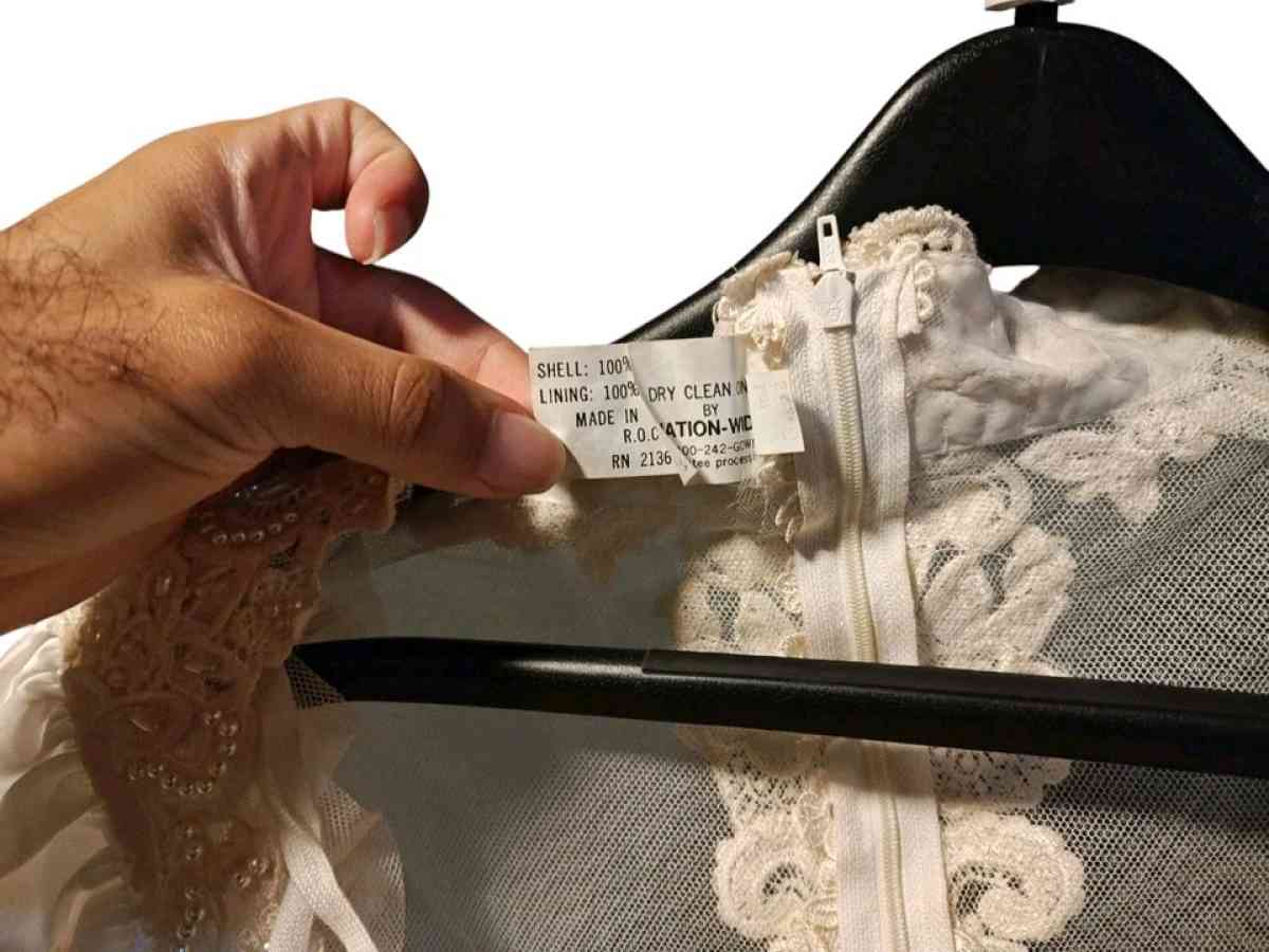 Vintage Wedding Dress Gown Lace US Union Made Average Fit Lo - Alicia, Arkansas - FleaMarketBay