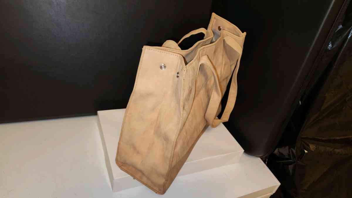 Beige Bag - Shreveport, Louisiana - FleaMarketBay
