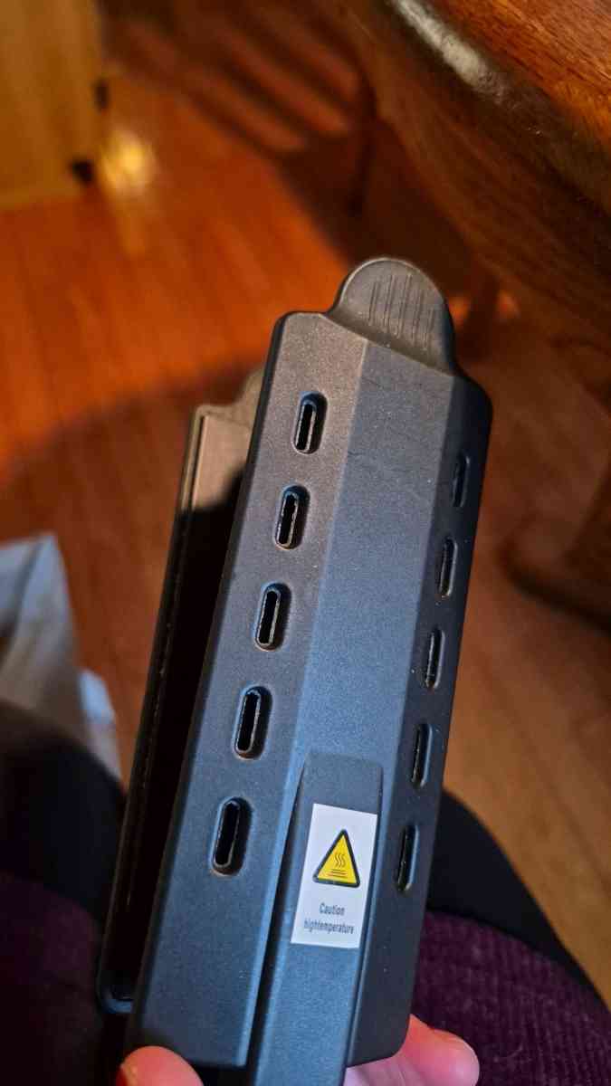 BRAND NEW WITHOUT BOX hair straightener - New Baltimore, Michigan - FleaMarketBay