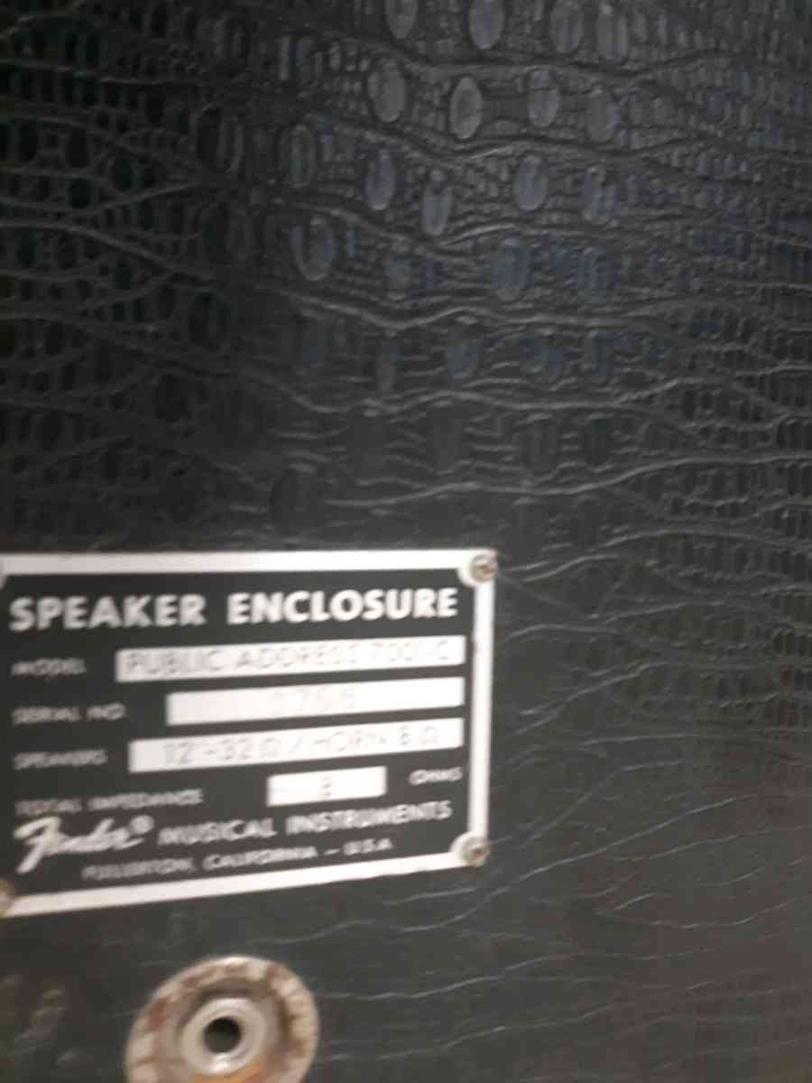 2 talk fender amps 4 x 10  32 oma 1200 wath 2 of there - London, Kentucky - FleaMarketBay