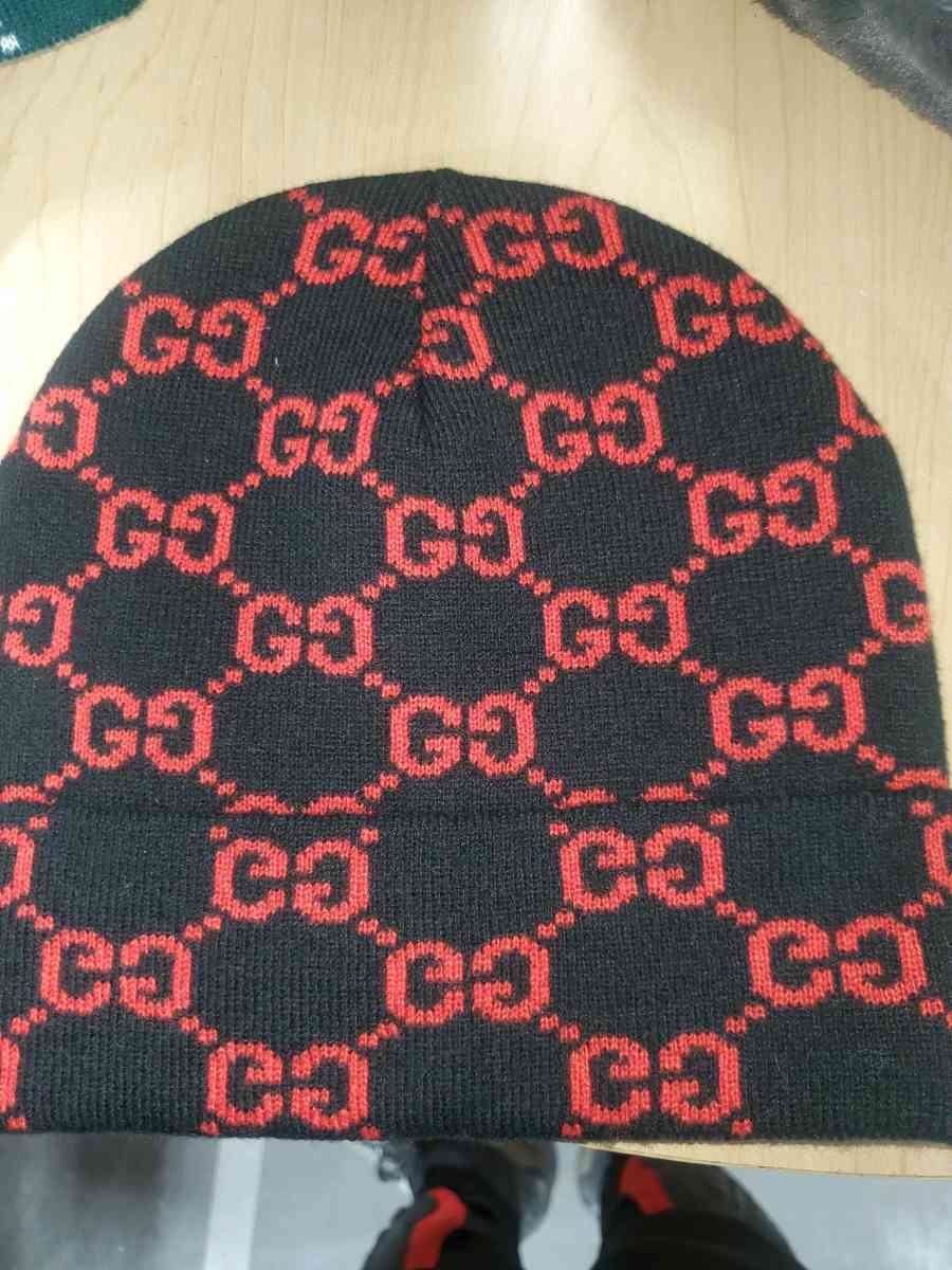 Gucci Signature Black and Red Beanie - Chester Gap, Virginia