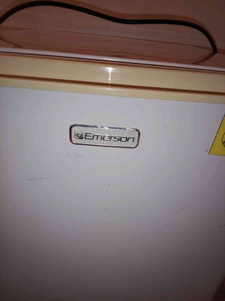 175 in 16 cu ft Mini Refrigerator in White ENERGY STAR - Fremont, California - FleaMarketBay