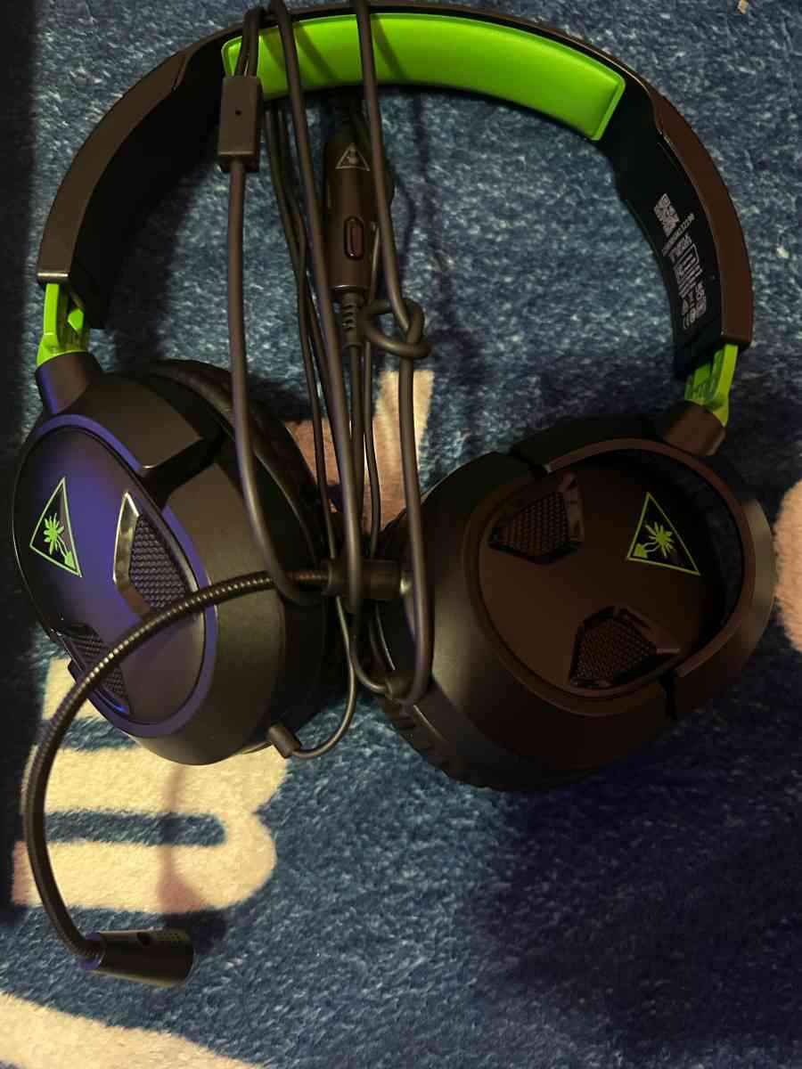 PS5 Gaming Bundle  Console Controller w Grips  Turtle Beach - Paterson, New Jersey - FleaMarketBay