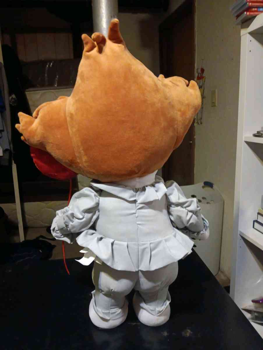 pennywise standing doll - Powder Springs, Georgia - FleaMarketBay