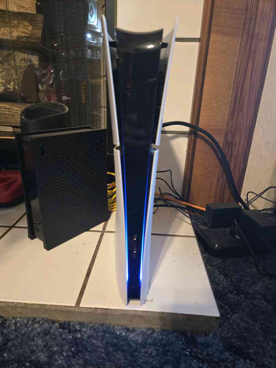 playstation 5 digital with extra remote - Athens, Georgia - FleaMarketBay