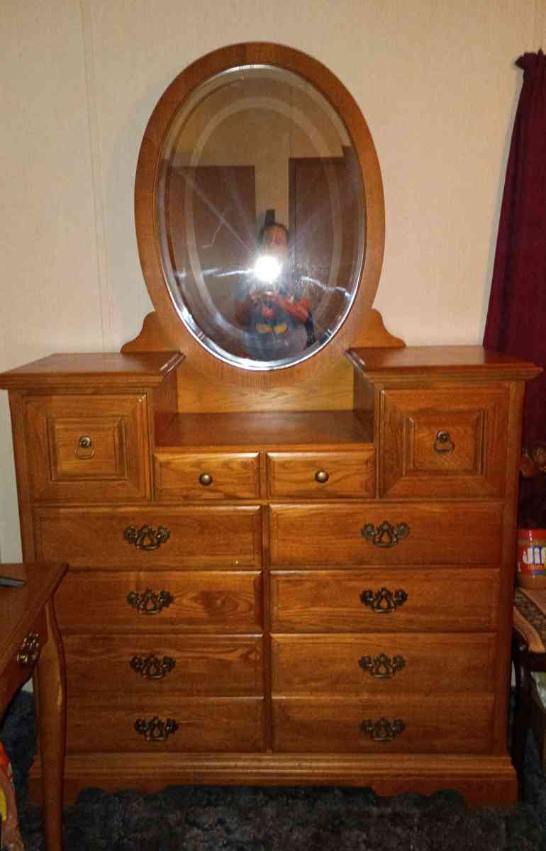 Vaughan Bassett Dresser with Mirror - Seymour, Indiana - FleaMarketBay