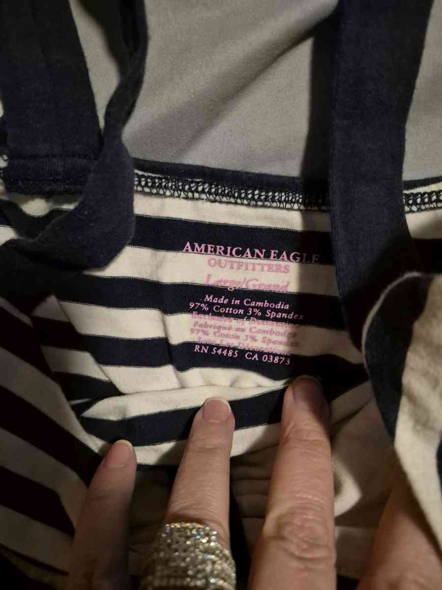 LIKE NEW Womens AMERICAN EAGLE Tank Top Size Large - New Baltimore, Michigan - FleaMarketBay