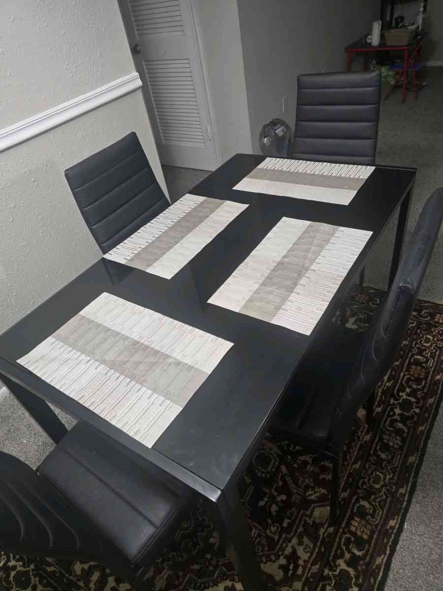 dining room table - Greenville, South Carolina