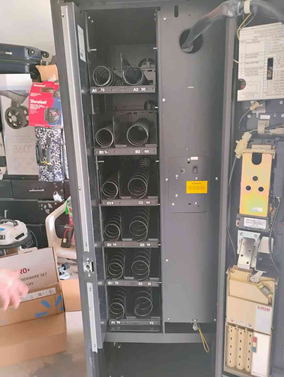 small vending machine - Mount Prospect, Illinois - FleaMarketBay