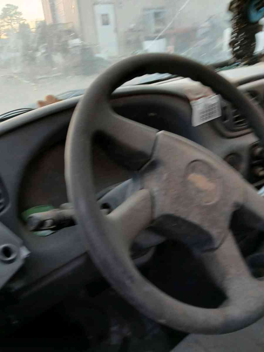 clean title 2008 Chevy trailblazer 2whdrfor parts no motor - Hobbs, New Mexico - FleaMarketBay