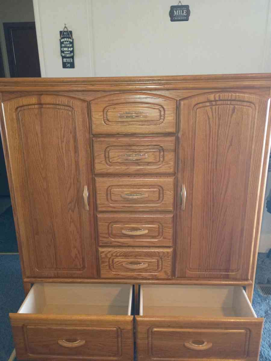 Bachelor Chest - Seymour, Indiana - FleaMarketBay