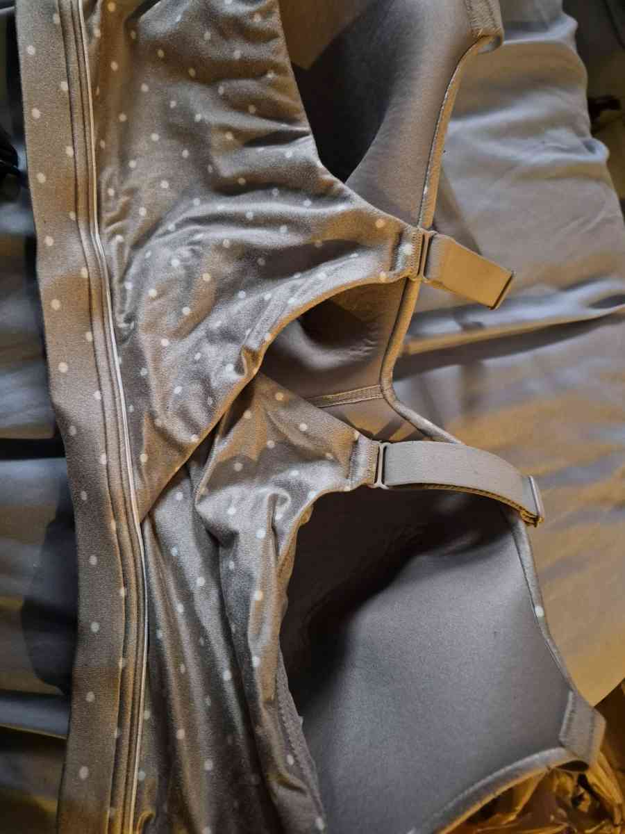 LIKE NEW Cacique Bra 38DD - New Baltimore, Michigan - FleaMarketBay