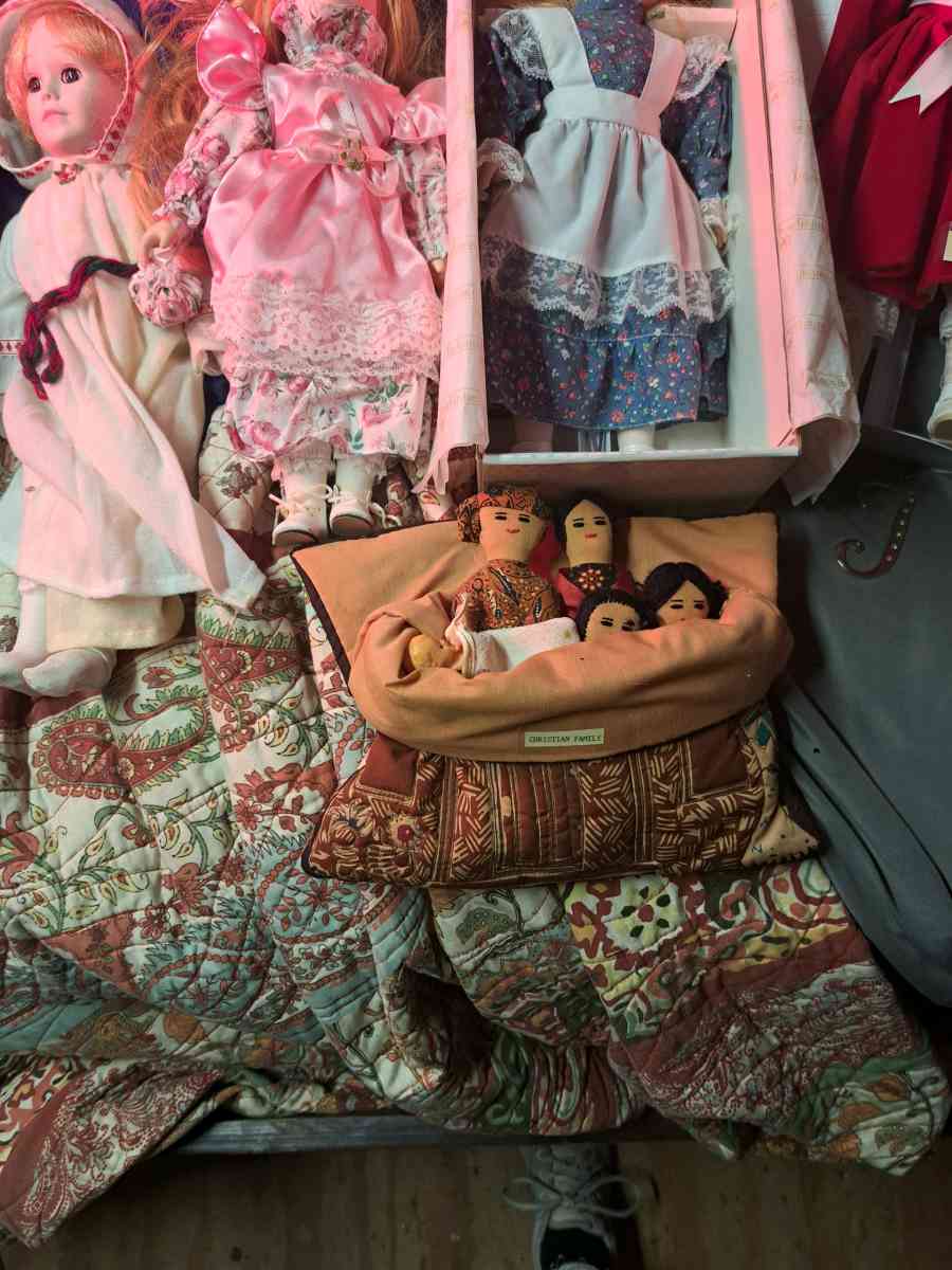 Portland dolls that ive had put up just needs a new home - Turnerville, Georgia - FleaMarketBay