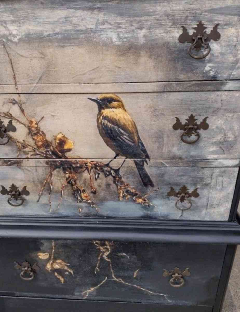 Used Wooden dresser - Altamonte Springs, Florida - FleaMarketBay