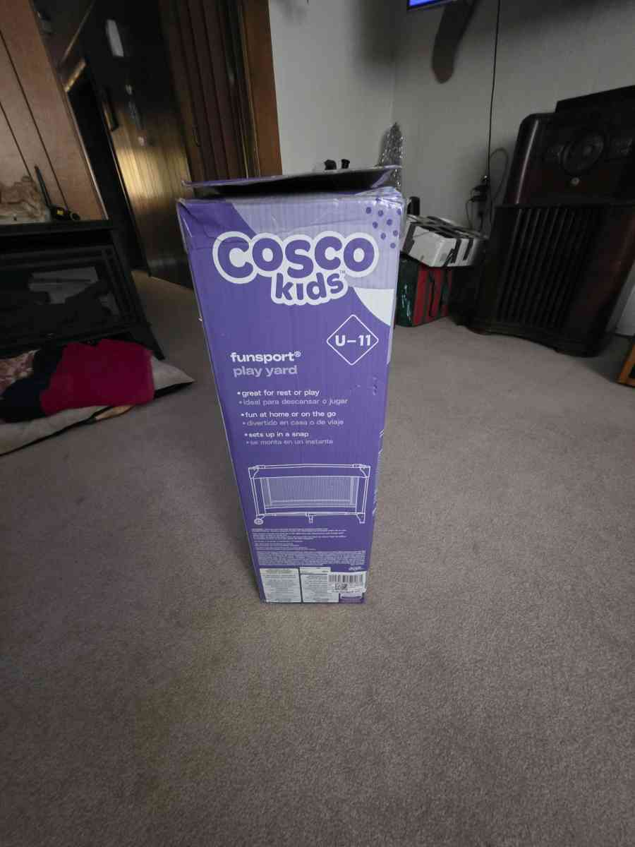 cosco kids play yard - Clare, Michigan - FleaMarketBay