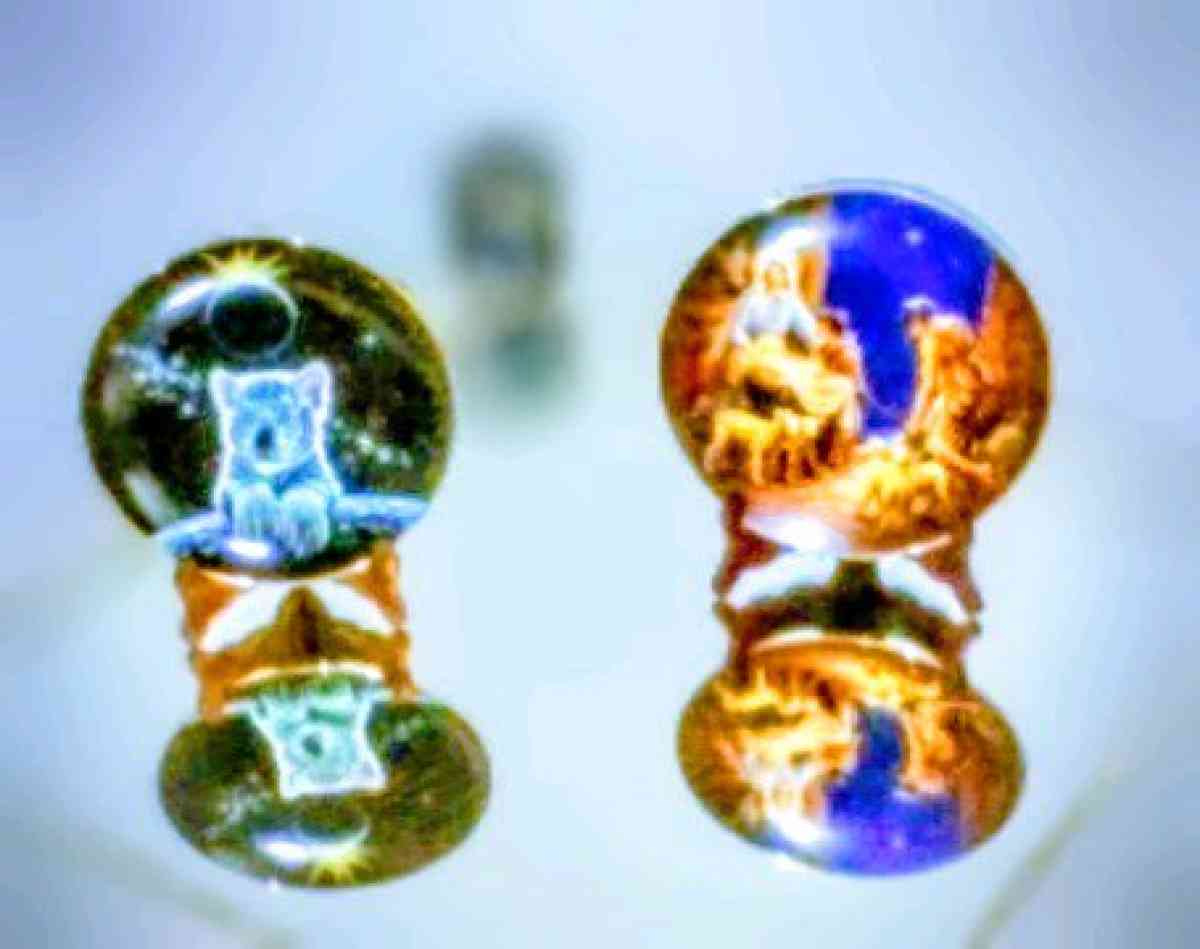 two collectible plates 5 a piece - Madison, Tennessee