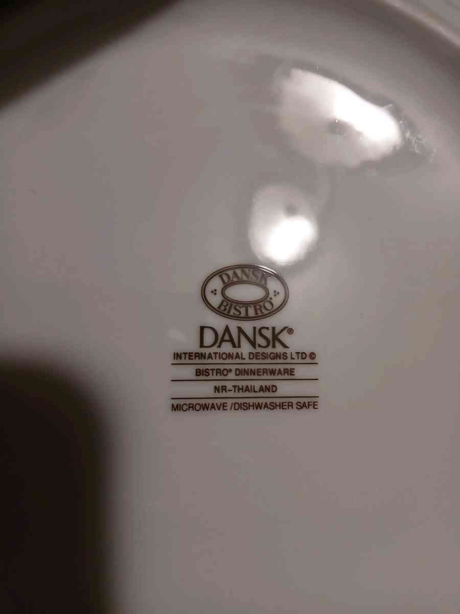 porcelain salad bowls - Rutland, Vermont - FleaMarketBay