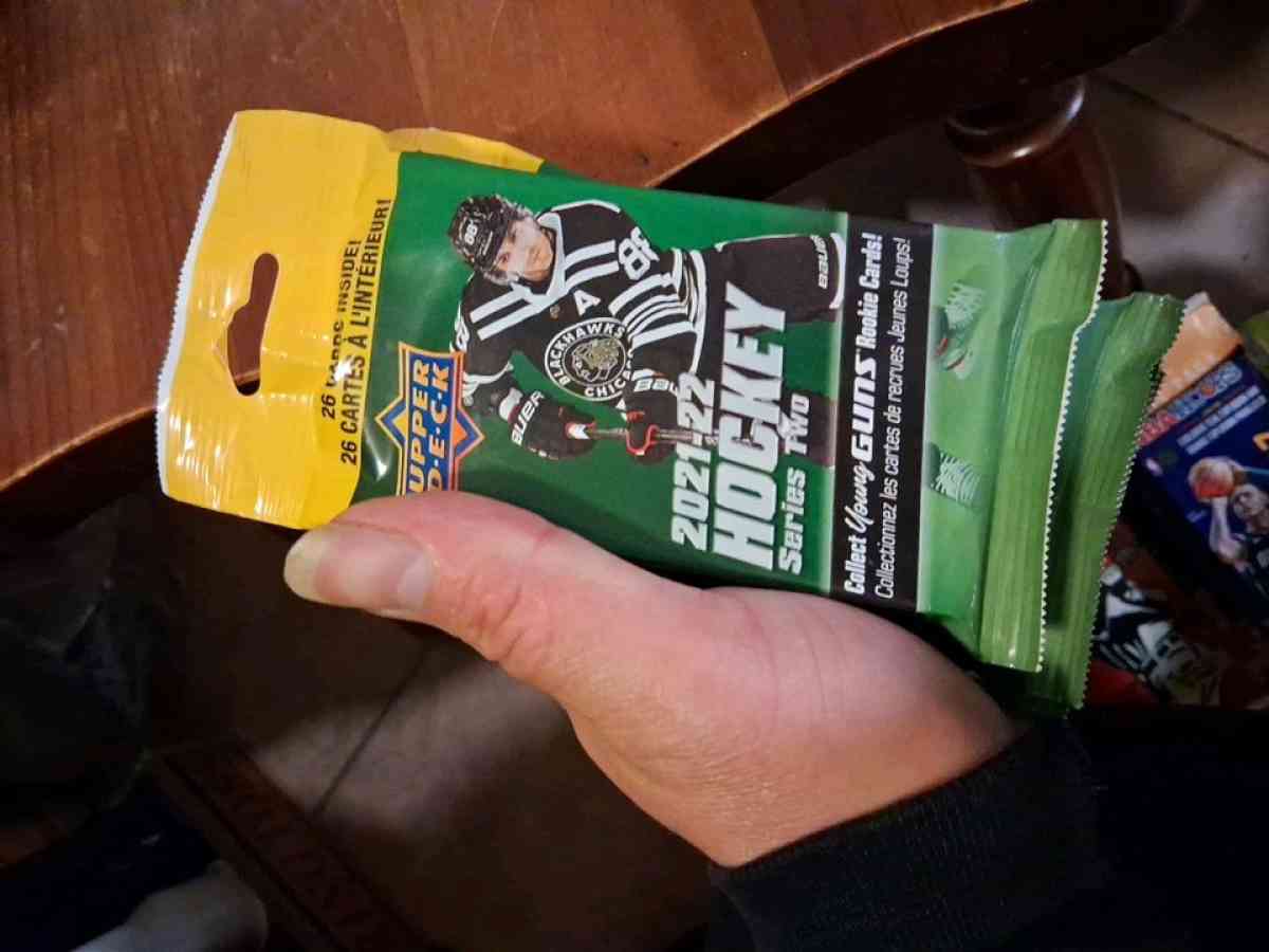 sports cards packs - Brownsville, Texas - FleaMarketBay