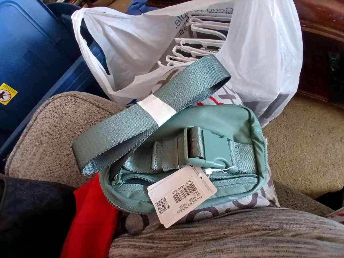 Lululemon - Dayton, Ohio - FleaMarketBay