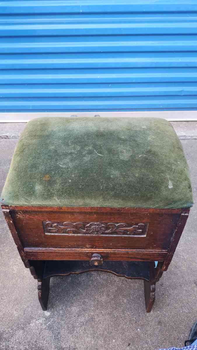 Antique sewing stool - Dallas, Texas - FleaMarketBay