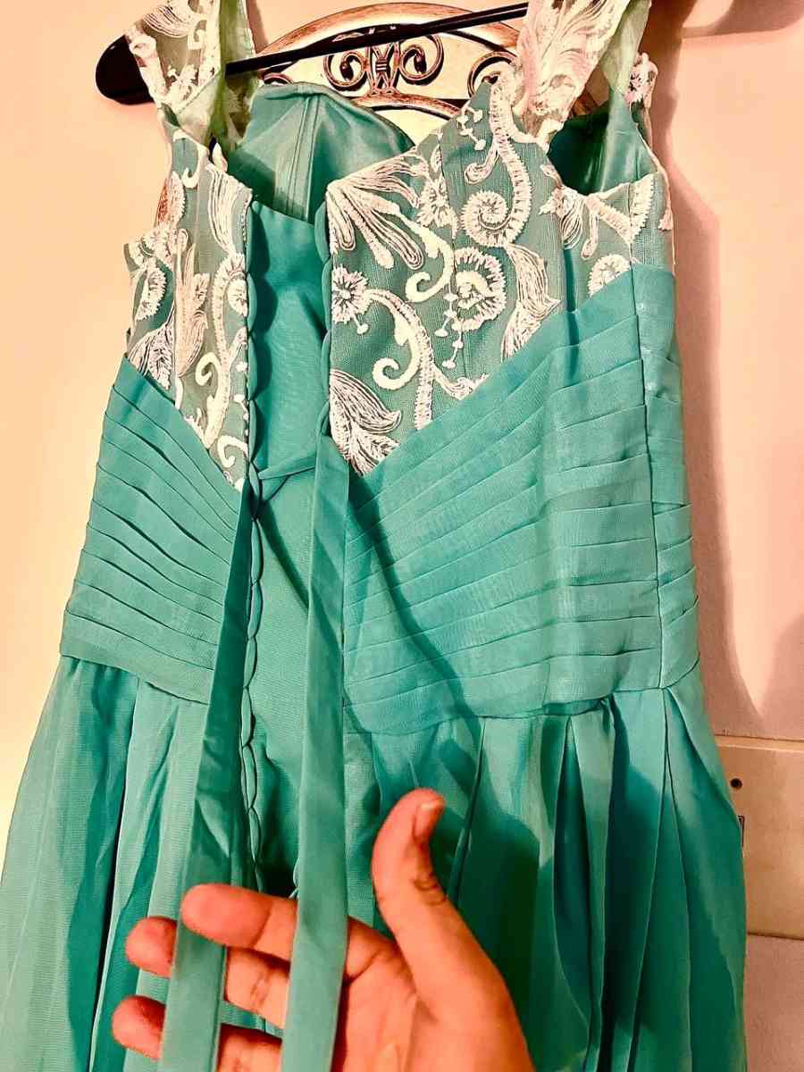 Stunning Tiffany Blue HighLow Gown  Brand New - Columbus, Ohio - FleaMarketBay
