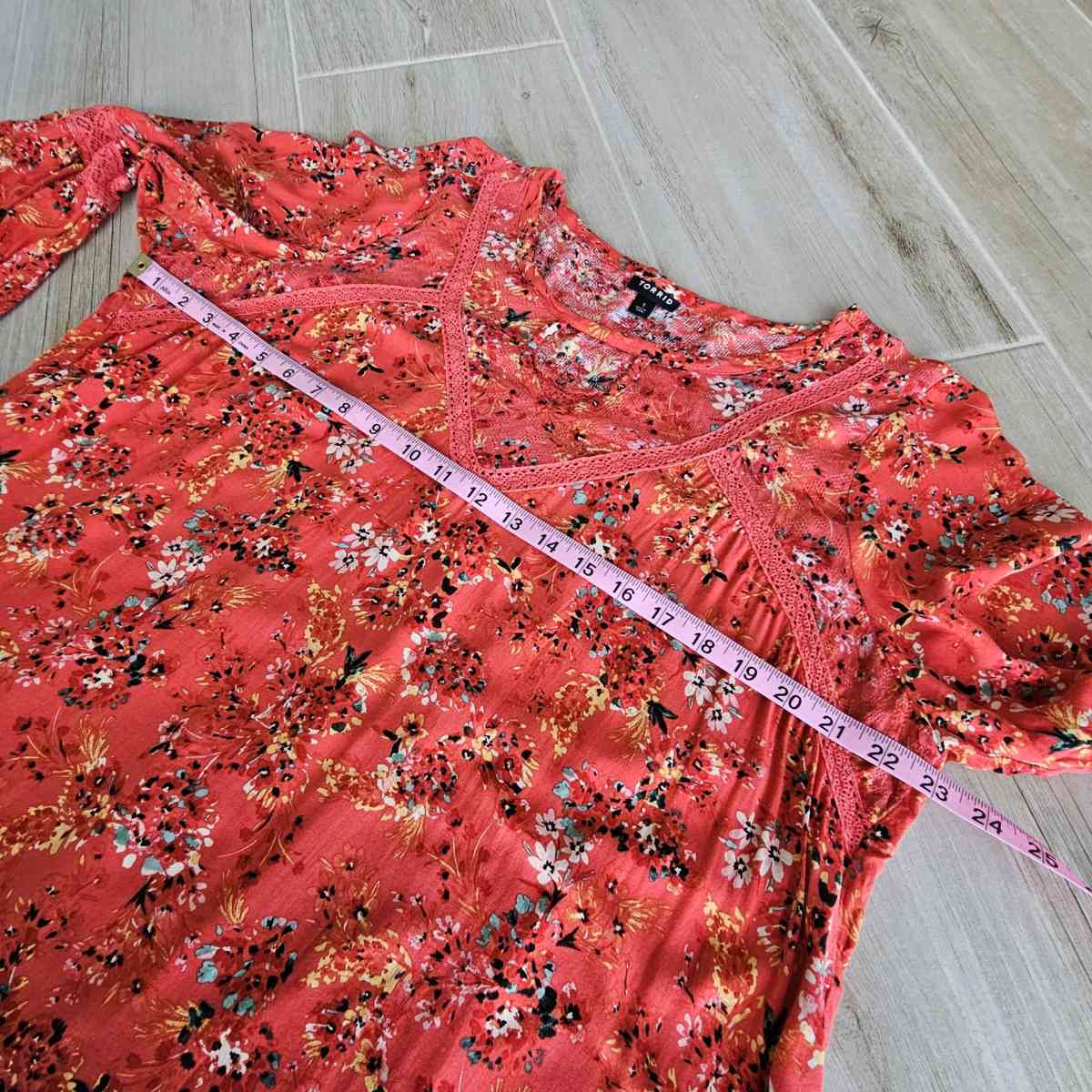 Torrid Size 1 Boho Orange Red Floral Top with Bell Sleeves - Jensen Beach, Florida - FleaMarketBay