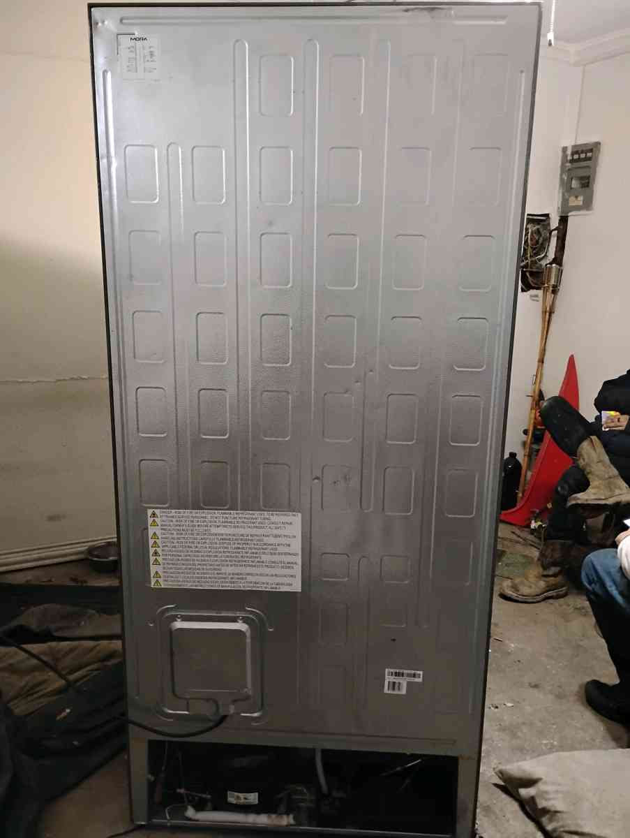 2025 Hisense Mora bottom freezer refrigerator - Dallas, Texas - FleaMarketBay