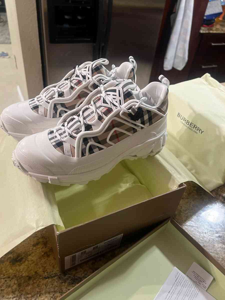 Berberry - Miramar Beach, Florida - FleaMarketBay