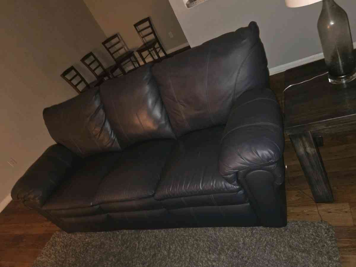 Ethan Allen  Two Piece Leather SET with Recliner - Stone Mountain, Georgia - FleaMarketBay