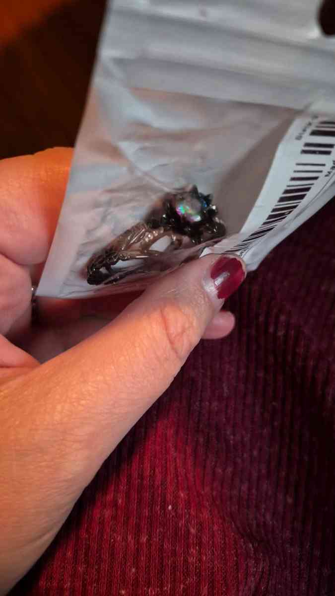 NEW flower and leaf 3pc ring set size 9 - New Baltimore, Michigan - FleaMarketBay