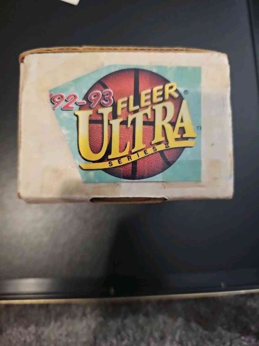 9293 Fleer Ultra Series II Basketball Set - Benson, North Carolina