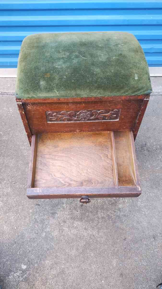 Antique sewing stool - Dallas, Texas - FleaMarketBay