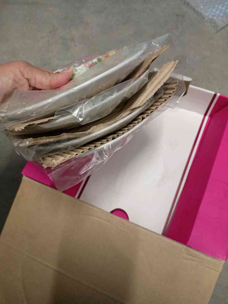 Royal Albert Tea Set - Addy, Washington - FleaMarketBay