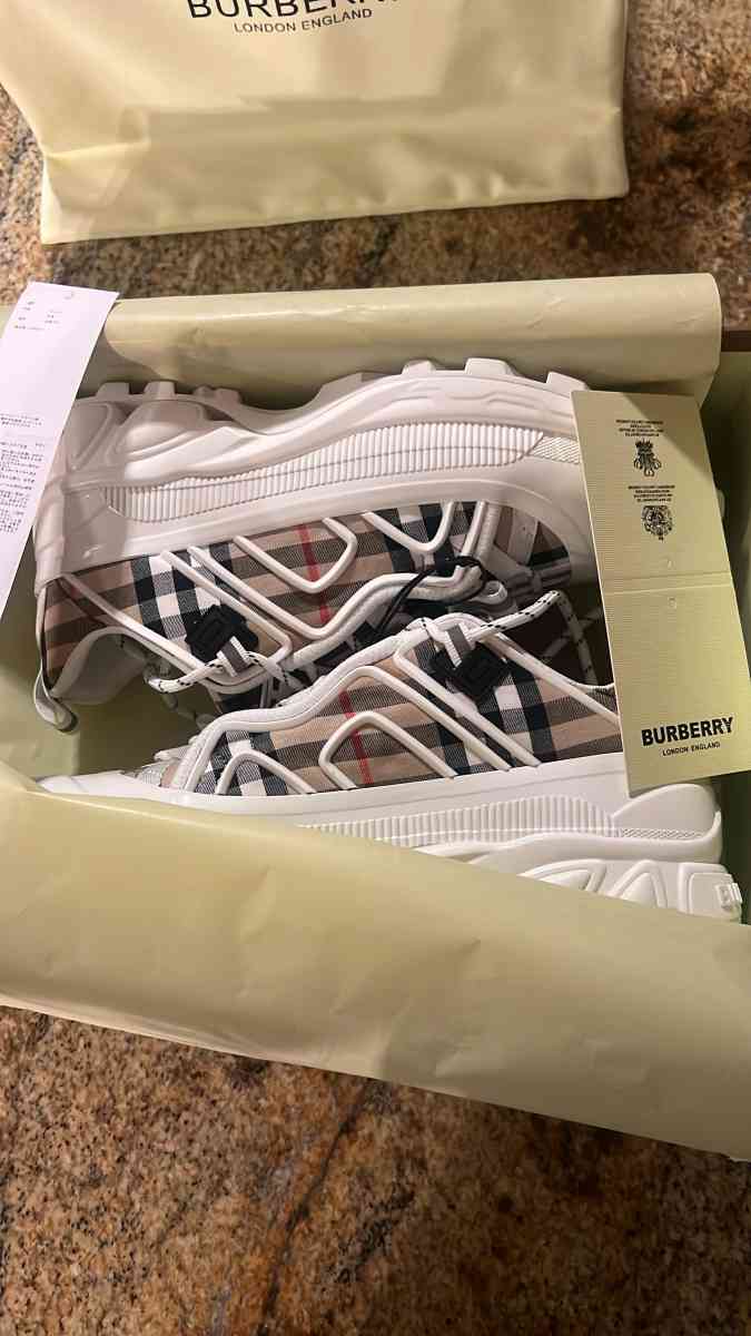 Berberry - Miramar Beach, Florida - FleaMarketBay