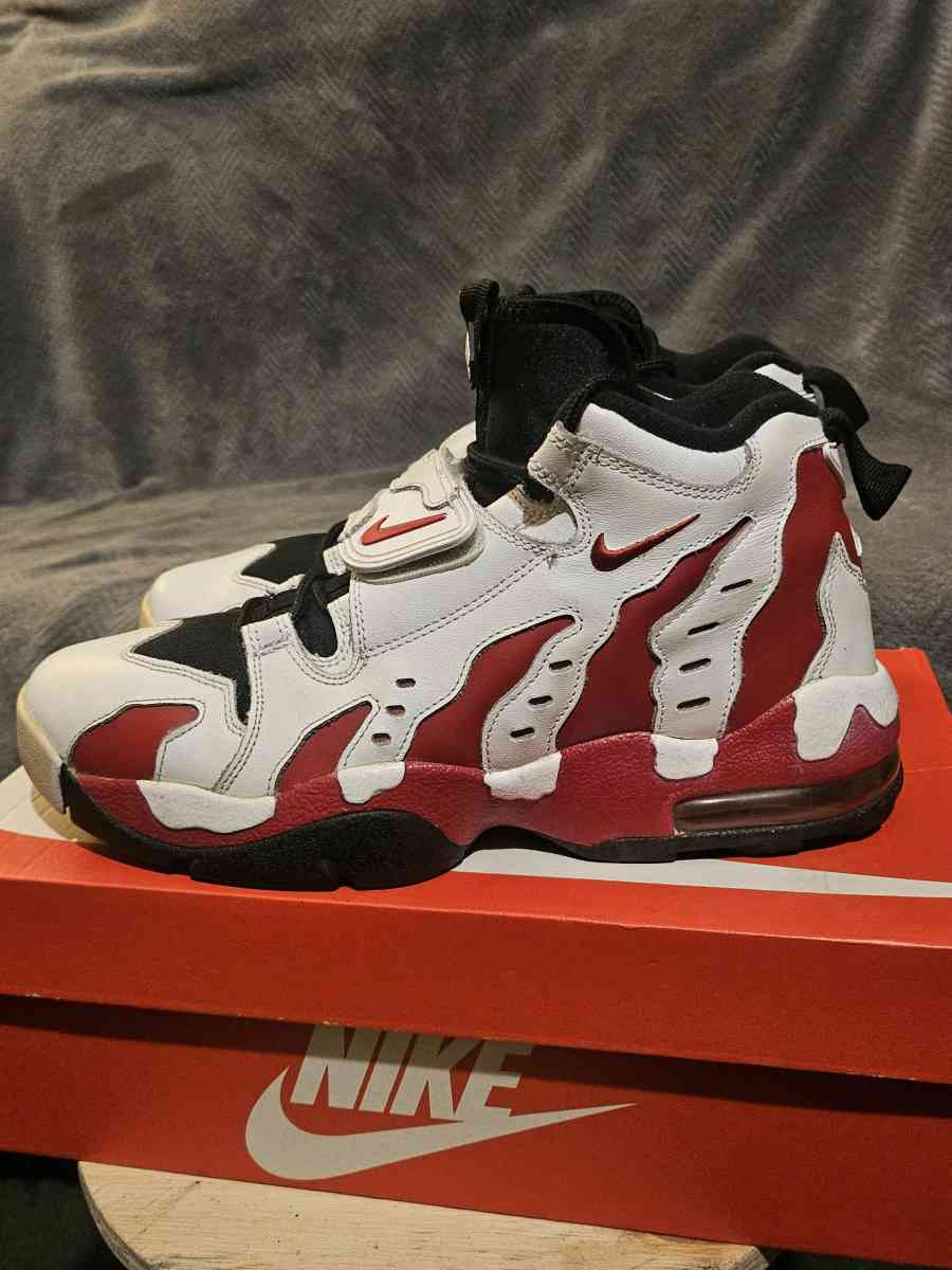 Air Max 96 Diamond Turf Deion Sanders - Adamsville, Ohio - FleaMarketBay