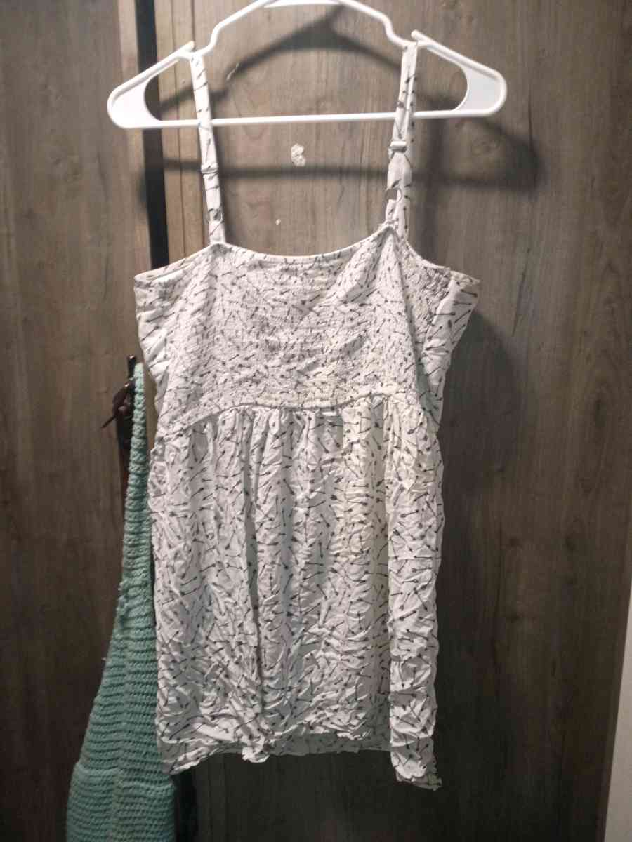 AUW tank top size L - Clatskanie, Oregon - FleaMarketBay