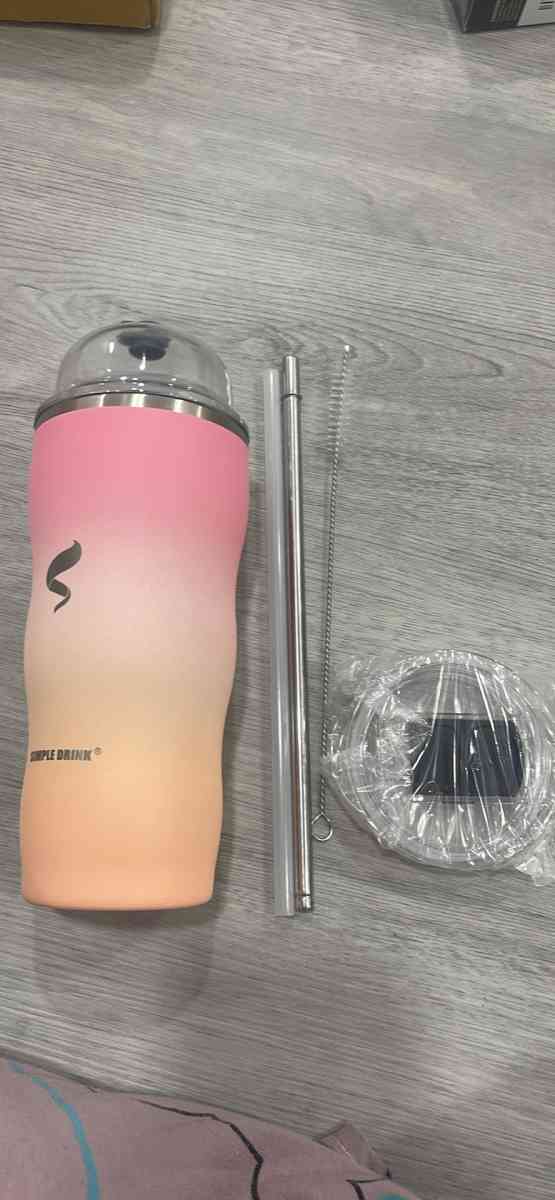 20Oz Insulated Tumbler With Straw And Lid - Burlington, New Jersey - FleaMarketBay