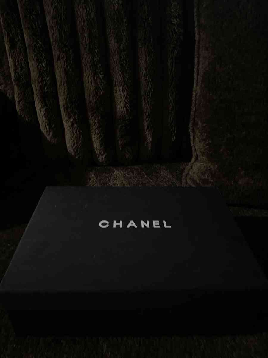 red Chanel purse - Memphis, Tennessee - FleaMarketBay