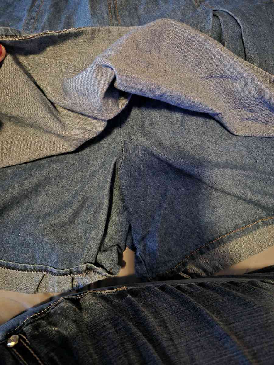 LIKE NEW Diana Marco Jean skort size 14 - New Baltimore, Michigan - FleaMarketBay